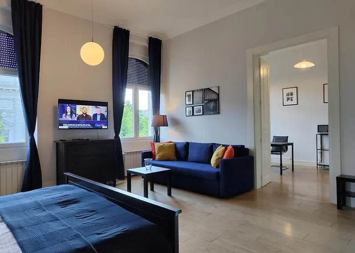 Apartment Theatrum
